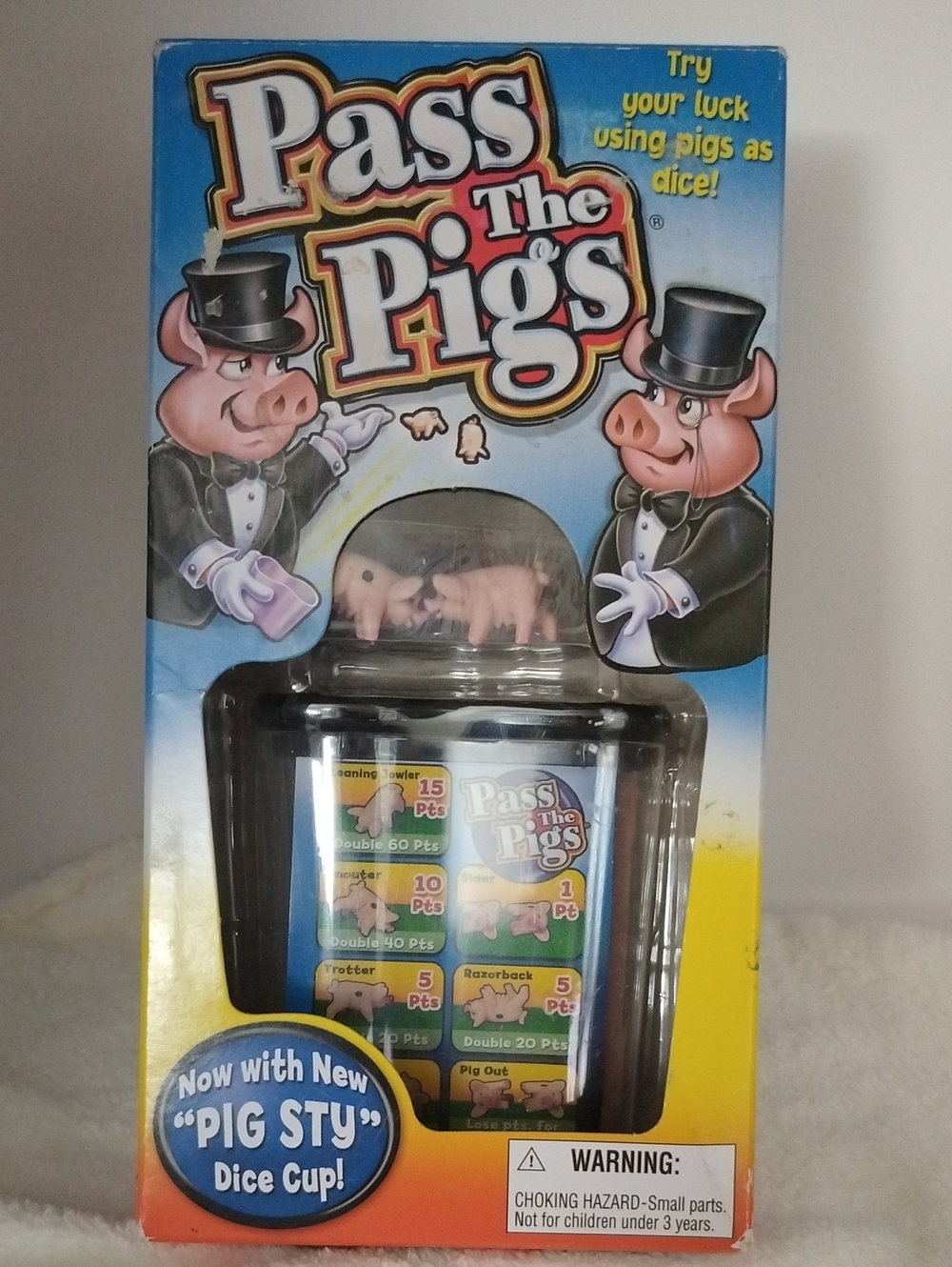 Pass The Pigs Travel Game With Pig Sty Dice Cup Complete *Open Box* - Picture 4 of 16